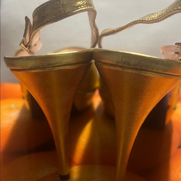 SHOEBOX NEW YORK METALLIC GOLD PEEP TOE SLINGBACK HEELS Size 40 - Picture 9 of 10